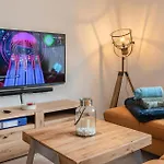 4 Bedroom Stunning In * Klutz