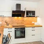 4 Bedroom Stunning In Casa vacanze